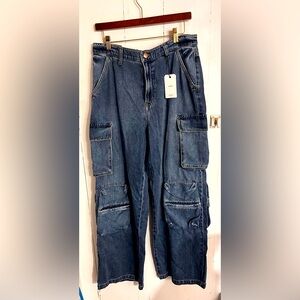 NWT Forever 21 Cargo Jeans